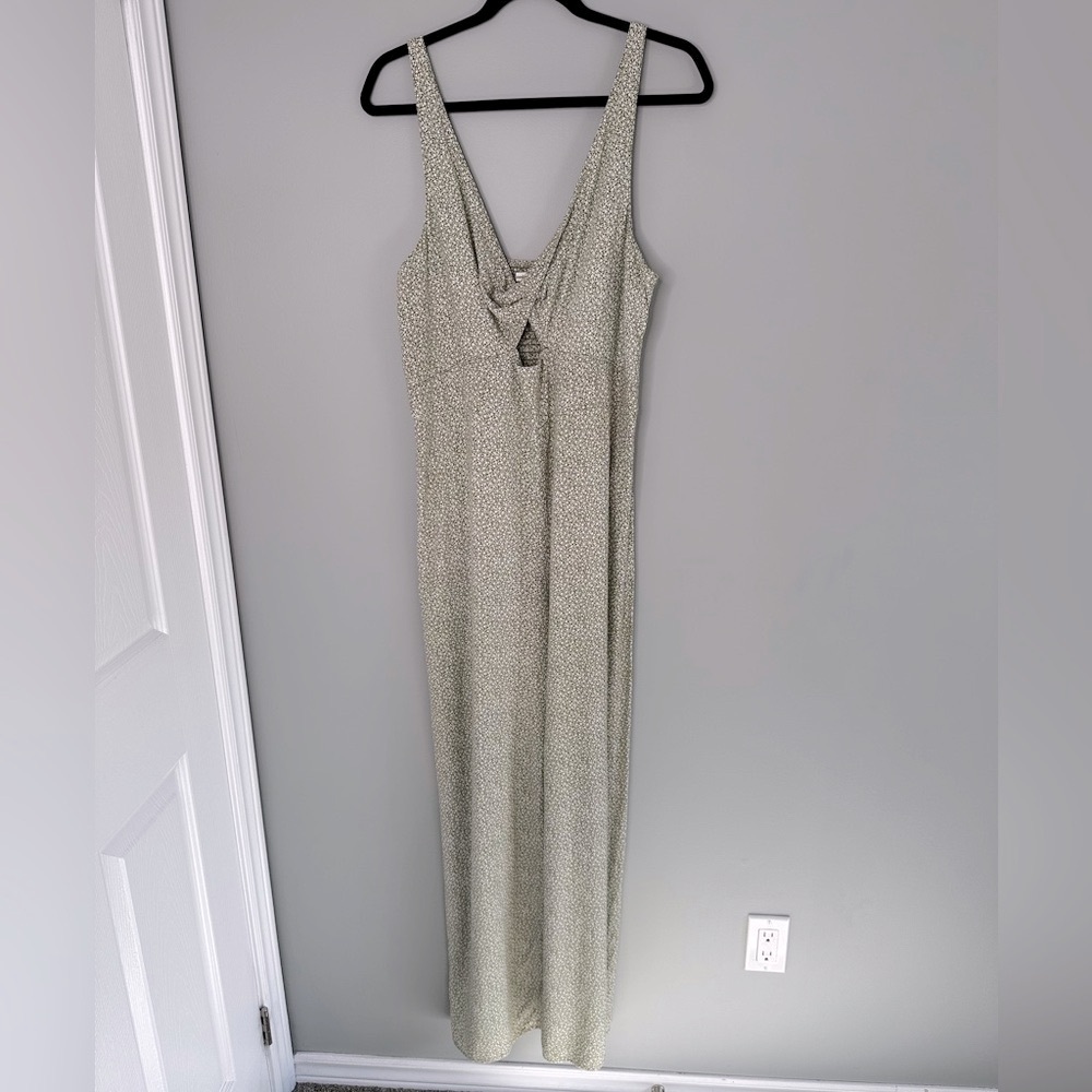 Soft Green Floral Jumpsuit - Large Tall